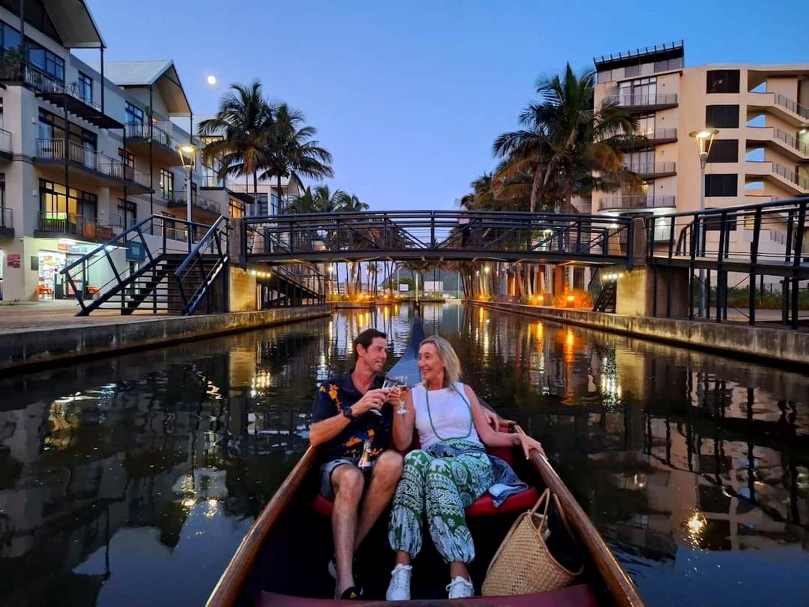 Canal living Point Waterfront