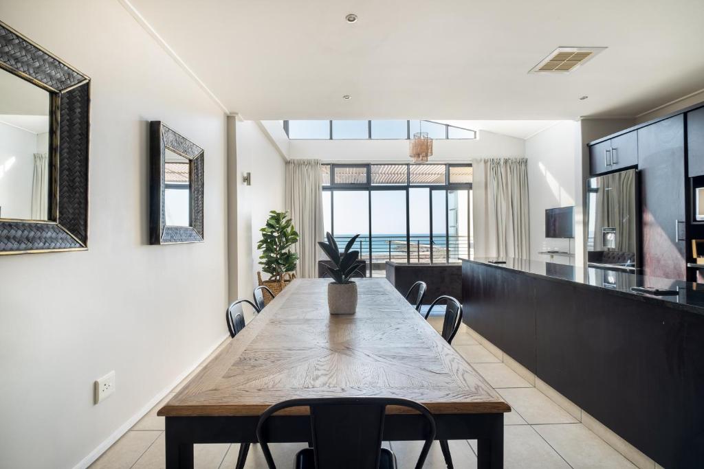 Premium Sea View Three-Bedroom Apartment